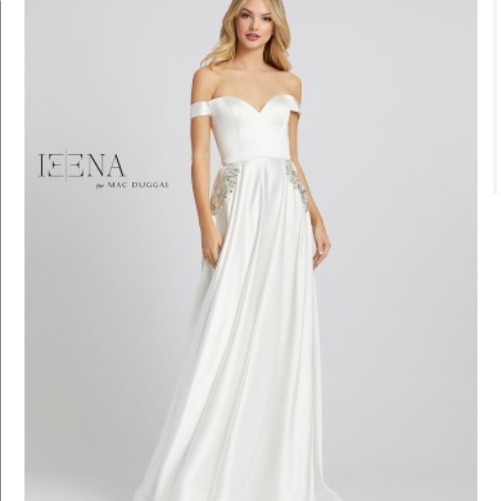 Dress by IEENA white satin chiffon A-line gown with Pockets! Size 8 NWT gorgeous